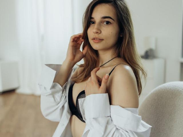 ElizaSaner - Live porn &amp; sex cam - 16404690