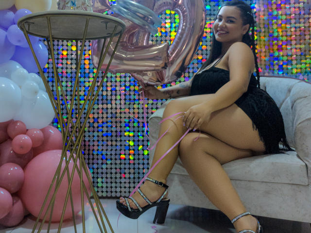 EvelinLombardi - Live sex cam - 16413902