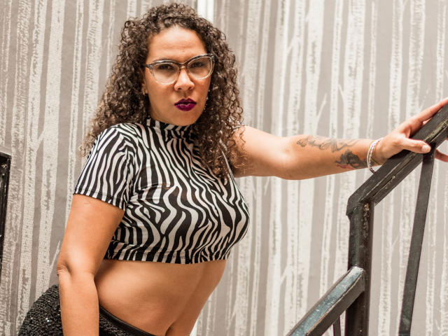 YanzaAnderson - Live sexe cam - 16425370