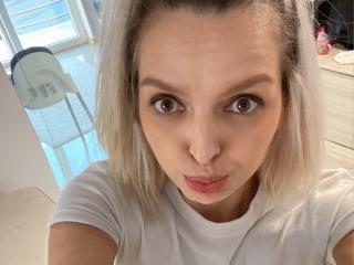 DouceAmelia - Live porn & sex cam - 16434938