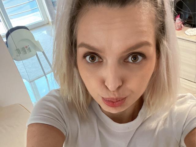 DouceAmelia - Sexe cam en vivo - 16434938