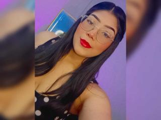 AlessaJames - Live Sex Cam - 16443290