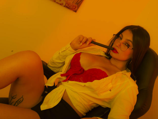 IsabellaColledani - Live porn &amp; sex cam - 16444678