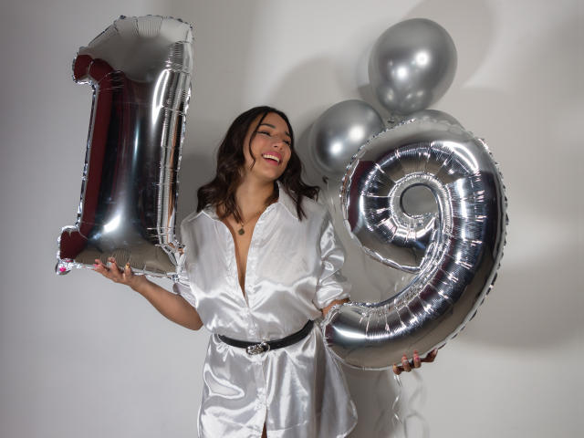 CharlotteWilliams - сексуальная веб-камера в реальном времени - 16470986