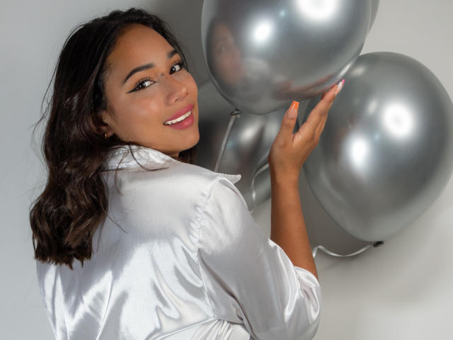 CharlotteWilliams - Live sex cam - 16470990