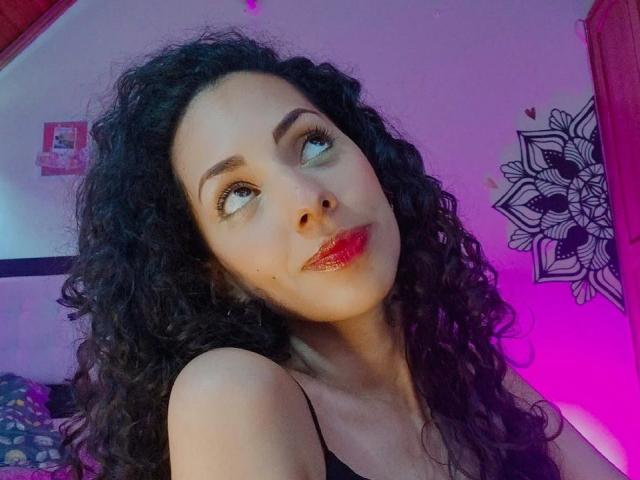 MoniqueCurlz - Live Sex Cam - 16557086