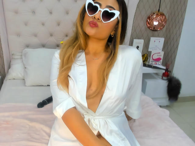 ShiaraRussi - Live porn &amp; sex cam - 16560978