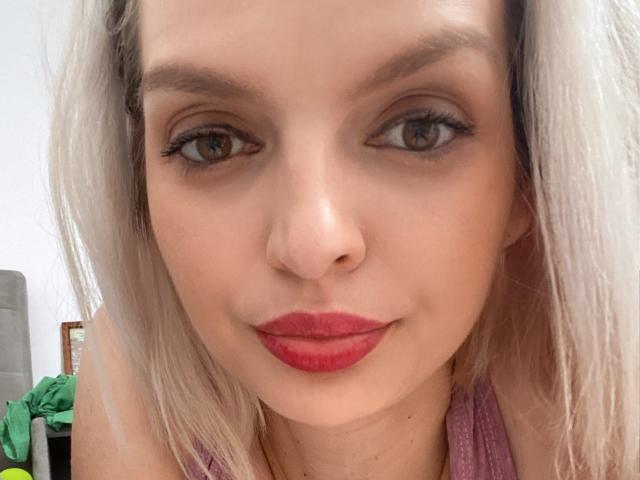 DouceAmelia - Live porn &amp; sex cam - 16571574