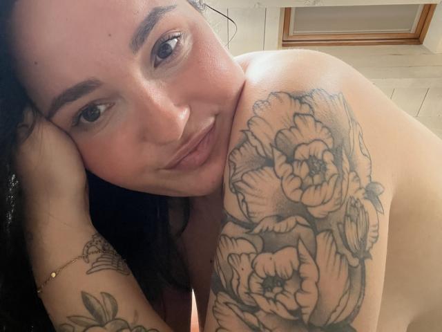 ParadisCamille - Live Sex Cam - 16597594