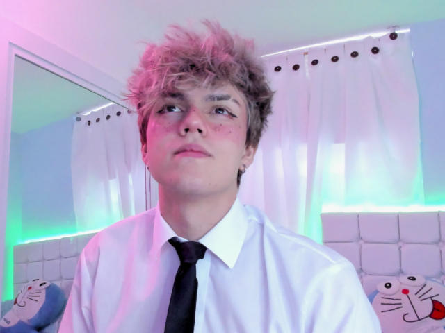 JacksonFrostt - Live sex cam - 16644914
