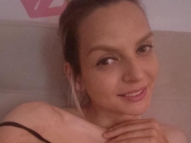DouceAmelia - Live porn &amp; sex cam - 16668342
