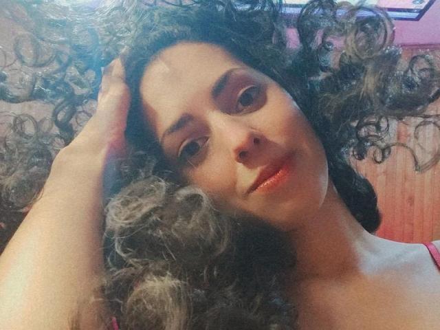 MoniqueCurlz - Live Sex Cam - 16687130