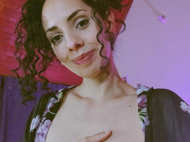 MoniqueCurlz - Live Sex Cam - 16703382