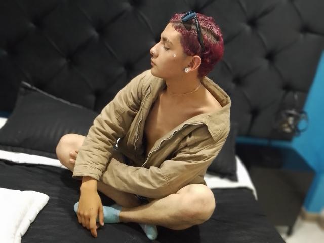 BadTeo - Live sex cam - 16727718