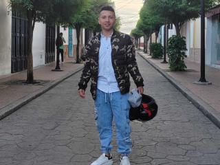 AndrewAndSanti - Live Sex Cam - 16737230