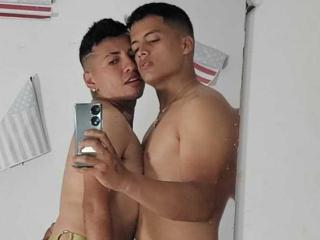 AndrewAndSanti - Live Sex Cam - 16737238