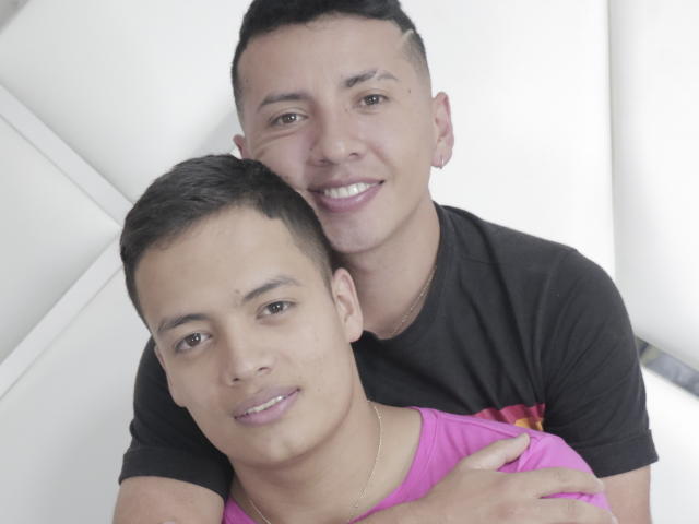 AndrewAndSanti - Live Sex Cam - 16737378