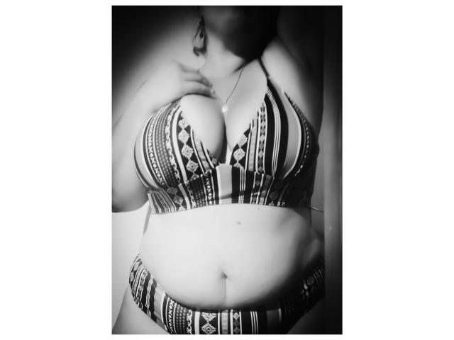 JuliaFrancaise - сексуальная веб-камера в реальном времени - 16750182