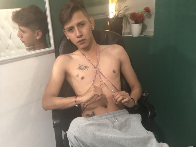 SantiagoAvila - Live Sex Cam - 16751822