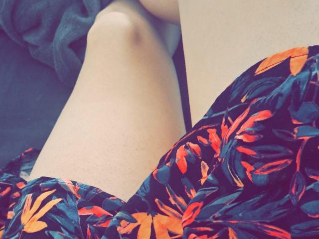 NoemieLovesAnal - Live sex cam - 16772946