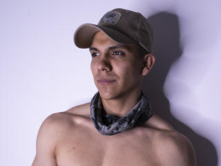 FrankPiero - Live porn &amp; sex cam - 16781930