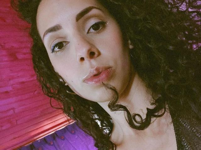 MoniqueCurlz - Live sex cam - 16799534