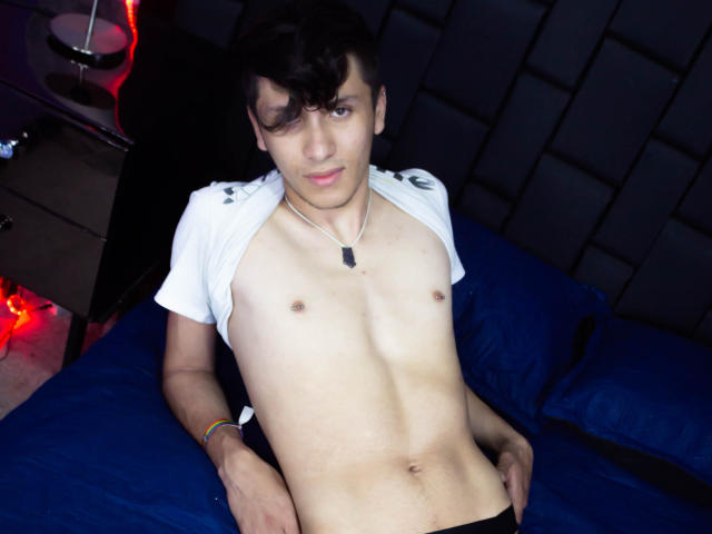 DemianBennett - Live Sex Cam - 16828974