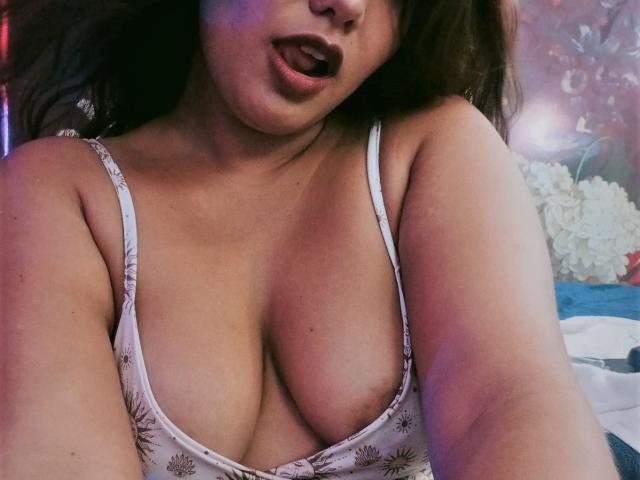 LucyDumont - Live porn &amp; sex cam - 16832374