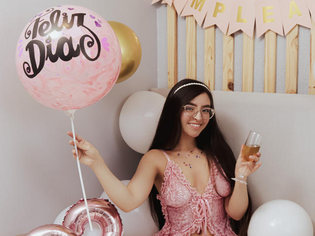 EvaMcAllister - Live porn &amp; sex cam - 16834222