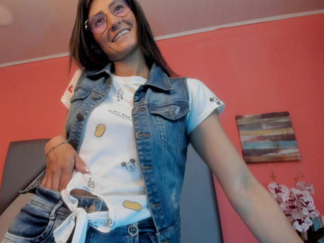 TaylorWells - Live porn &amp; sex cam - 16839178