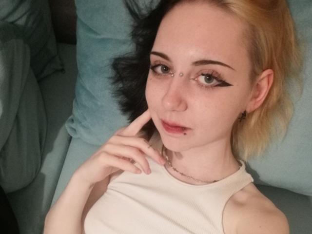 EmyKami - Sexe cam en vivo - 16890102
