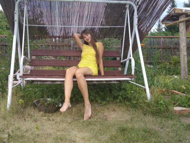 KiraGoldens - Live sex cam - 16902690