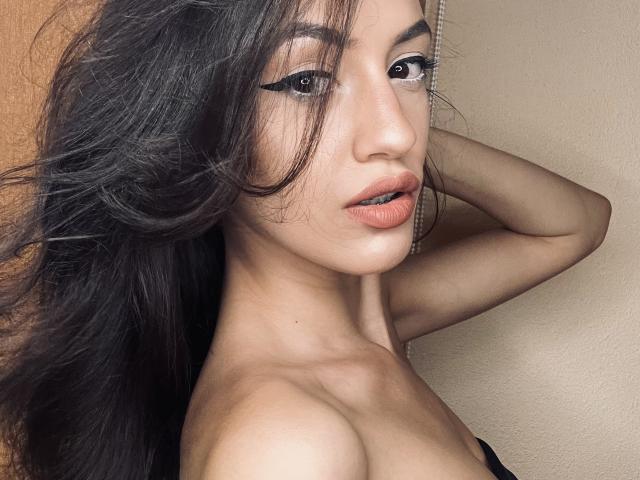 VievienneClemente - Live sex cam - 16905394