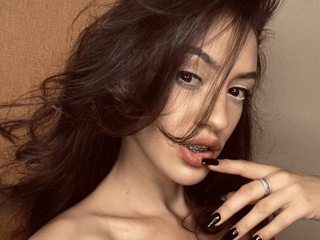 VievienneClemente - Live sex cam - 16905402
