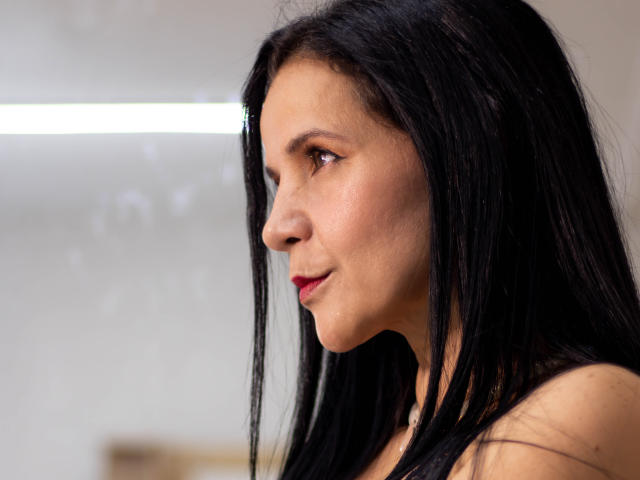 LuxuryMilf69 - Live sex cam - 16905790