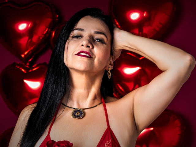 LuxuryMilf69 - Live sex cam - 16905878
