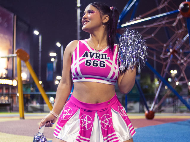 AvrilThomas - Sexe cam en vivo - 16942374