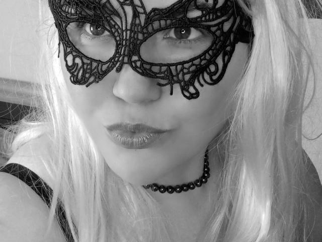 MilfVanessaJones - Live Sex Cam - 17013454