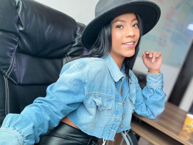 Amberv - Live porn &amp; sex cam - 17022650