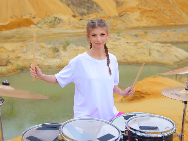 AudreyBarlow - Live sex cam - 17034698