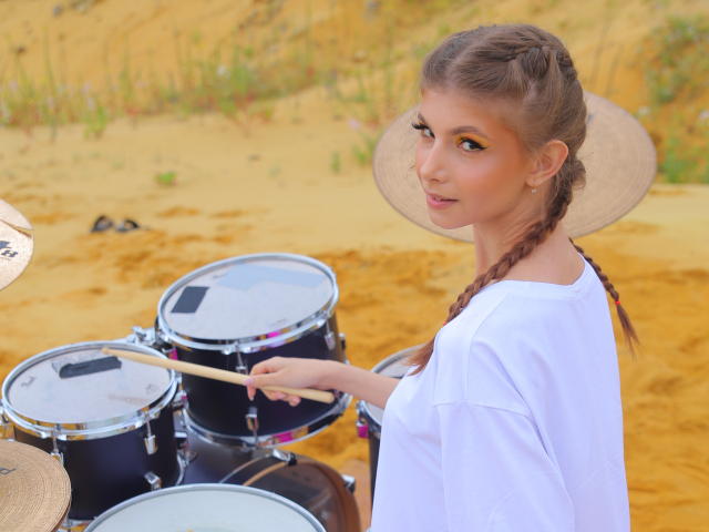 AudreyBarlow - Live sex cam - 17034710