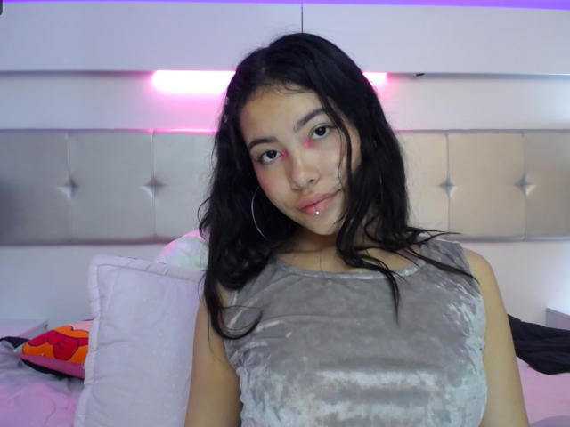 ZoeLourent - Live sex cam - 17044434