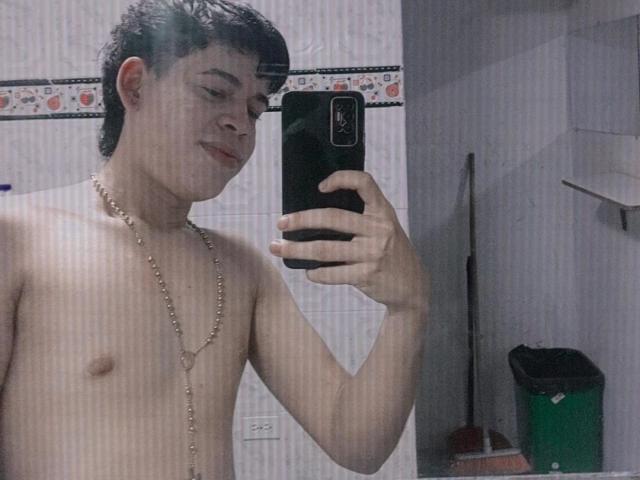 YoungLatinCock - Sexe cam en vivo - 17044902