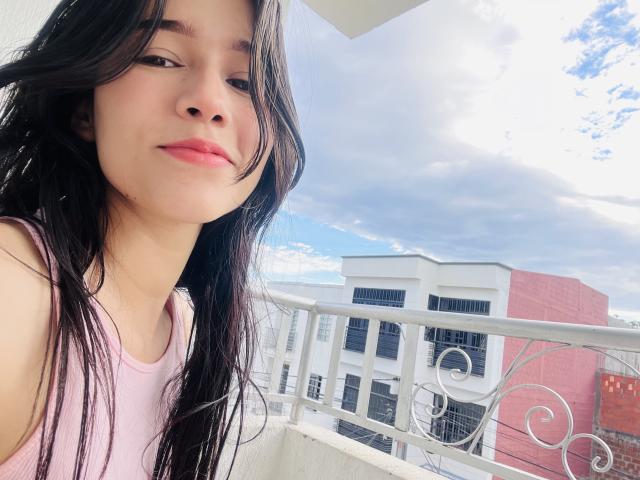 DeisyWest - פורנו בשידור חי ומצלמת סקס - 17061814