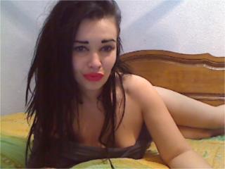 MatureAnnet - Chat live nude with a dark hair Girl 