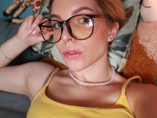 LarysaFlowers - Live porn & sex cam - 17081958