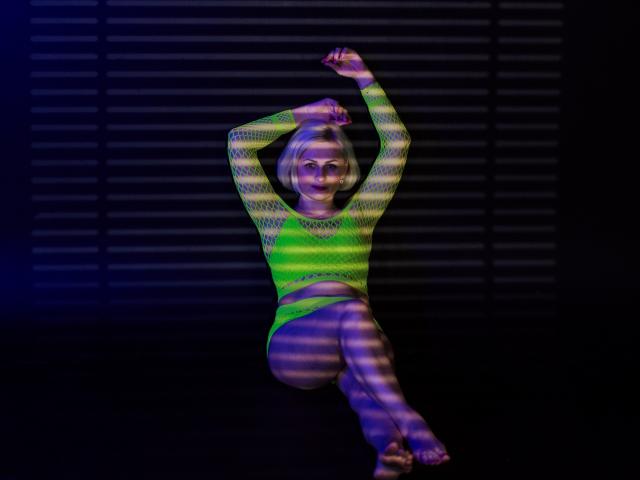 AlbinaFunny - Live sex cam - 17086394