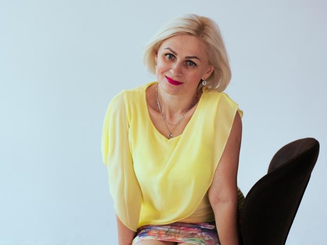 AlbinaFunny - Sexe cam en vivo - 17086418