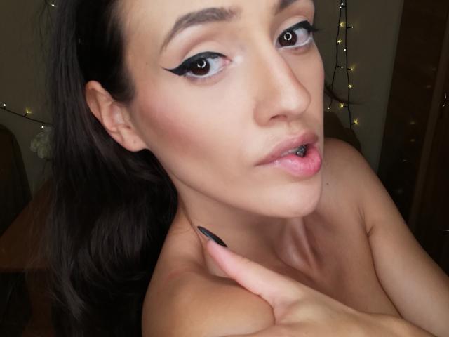 VievienneClemente - Live sex cam - 17111110