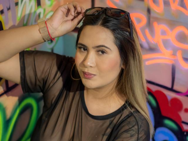 AlysonMyers - Live Sex Cam - 17121714